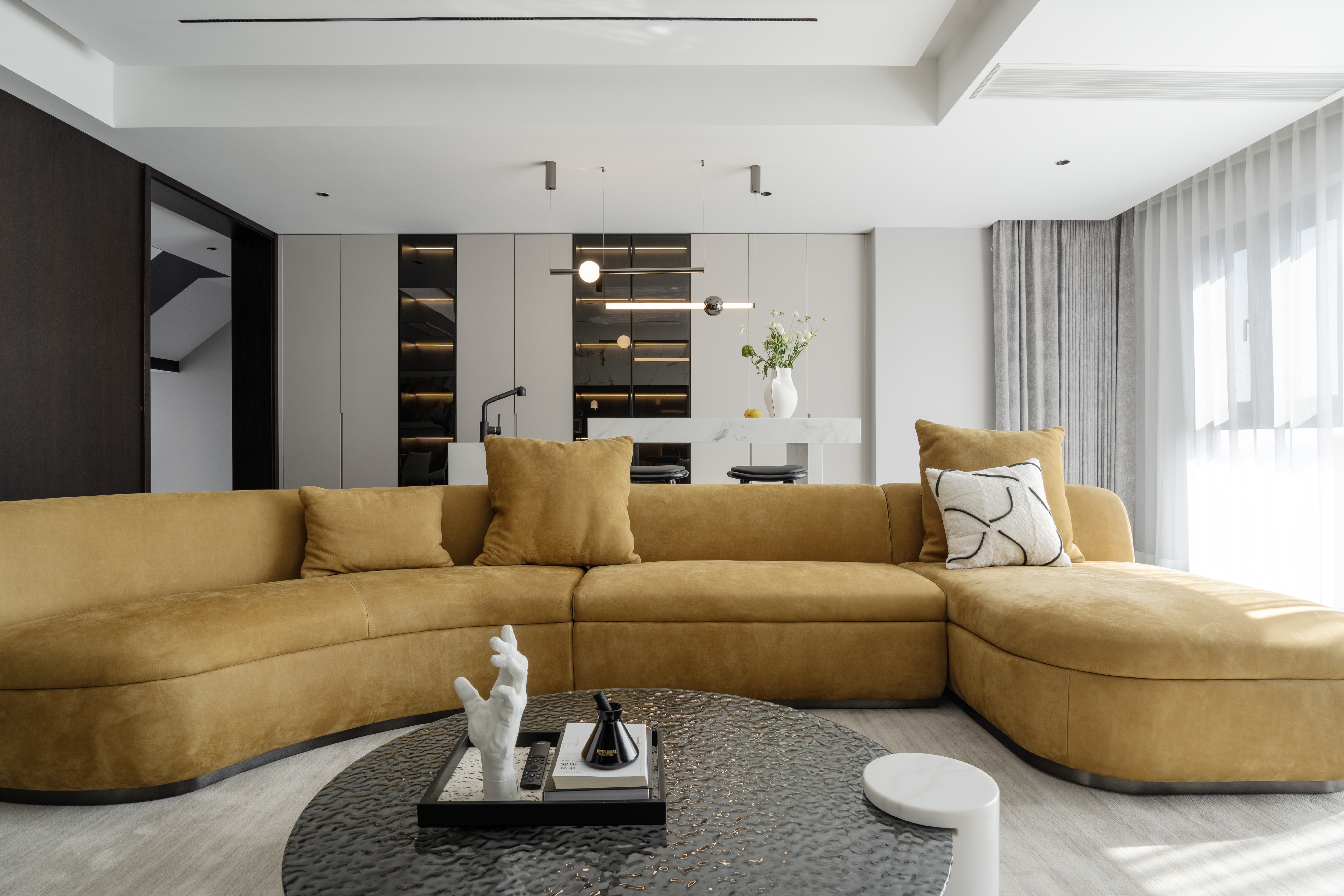 吾悦广场跃式顶层 精致与舒适的平衡丨中国宁波丨宁波奢邸软装设计-0