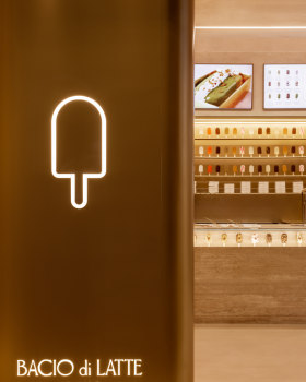 精致木色冷饮店丨巴西丨Bacio di Latte · Higienópolis