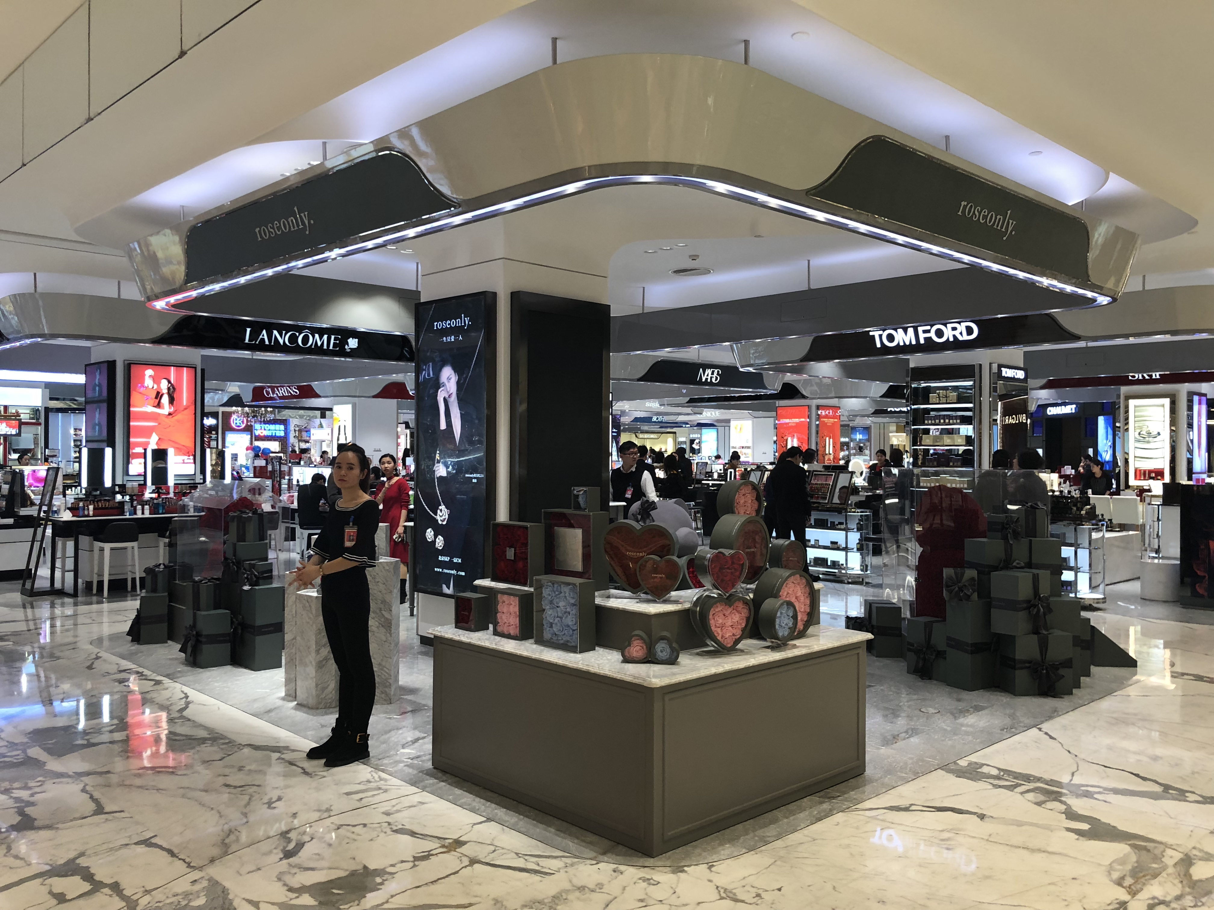 玫瑰花品牌中岛快闪设计丨中国北京丨RO设计师-5