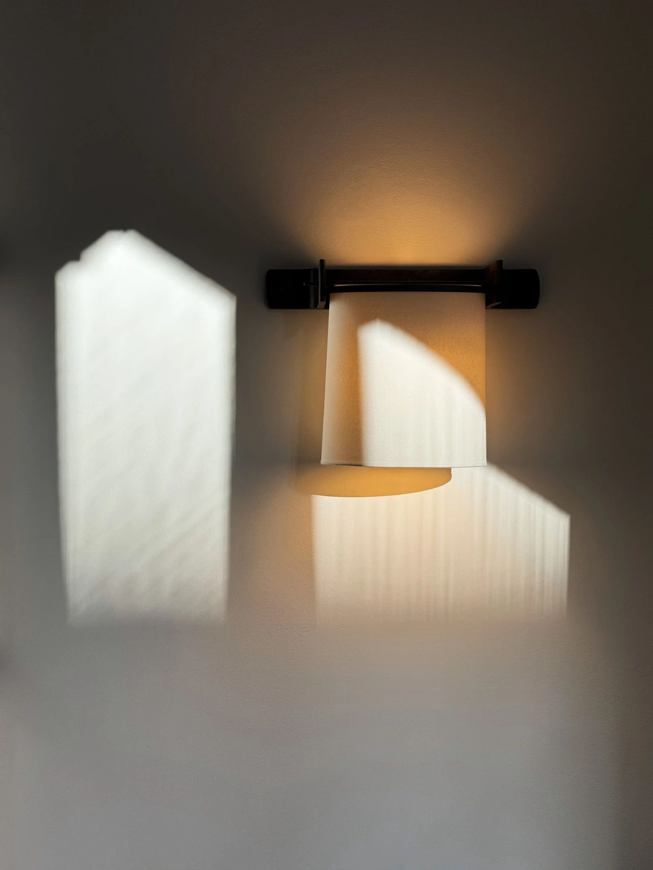 设计在旅途，伦敦River Thames白色公寓丨英国丨懒猫创意空间-27