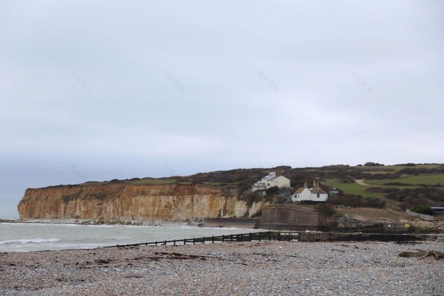 设计在旅途,伦敦River Thames白色公寓丨英国丨懒猫创意空间-33
