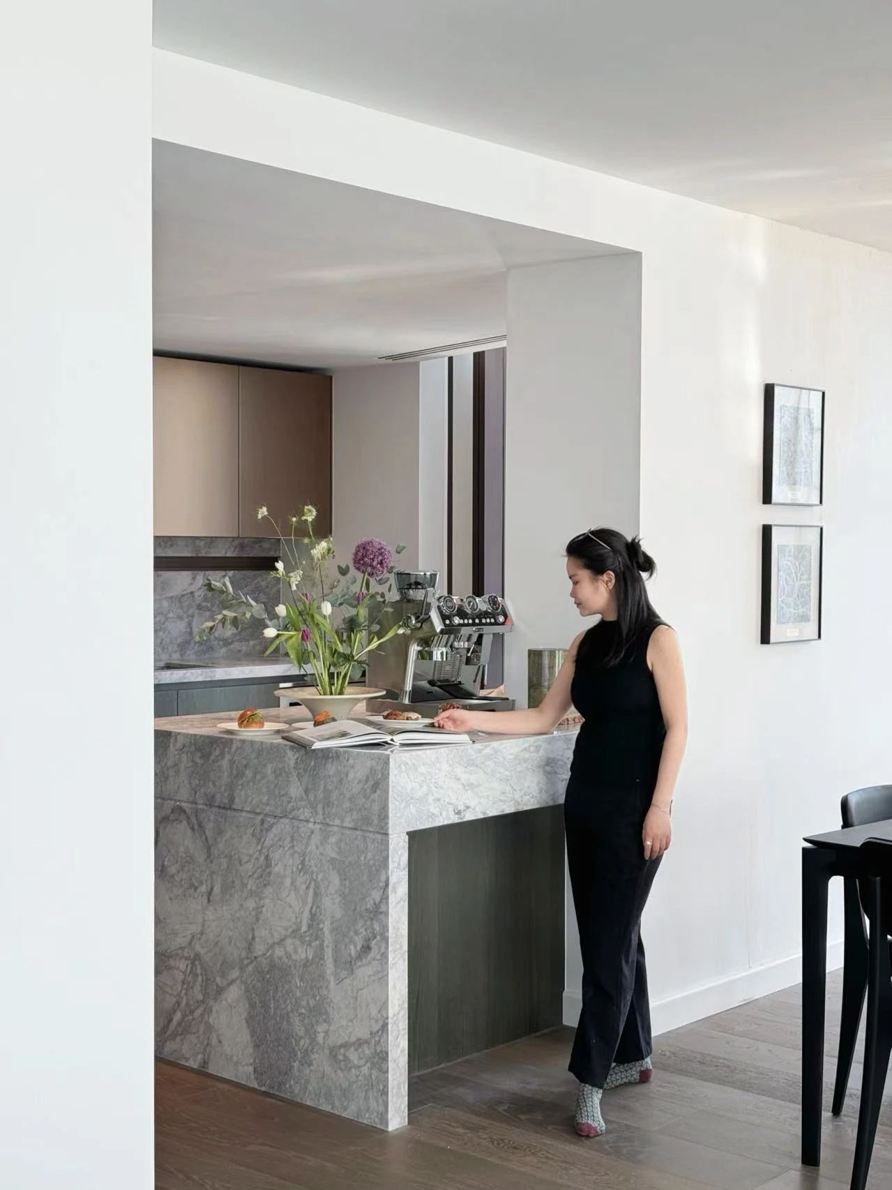 设计在旅途,伦敦River Thames白色公寓丨英国丨懒猫创意空间-46