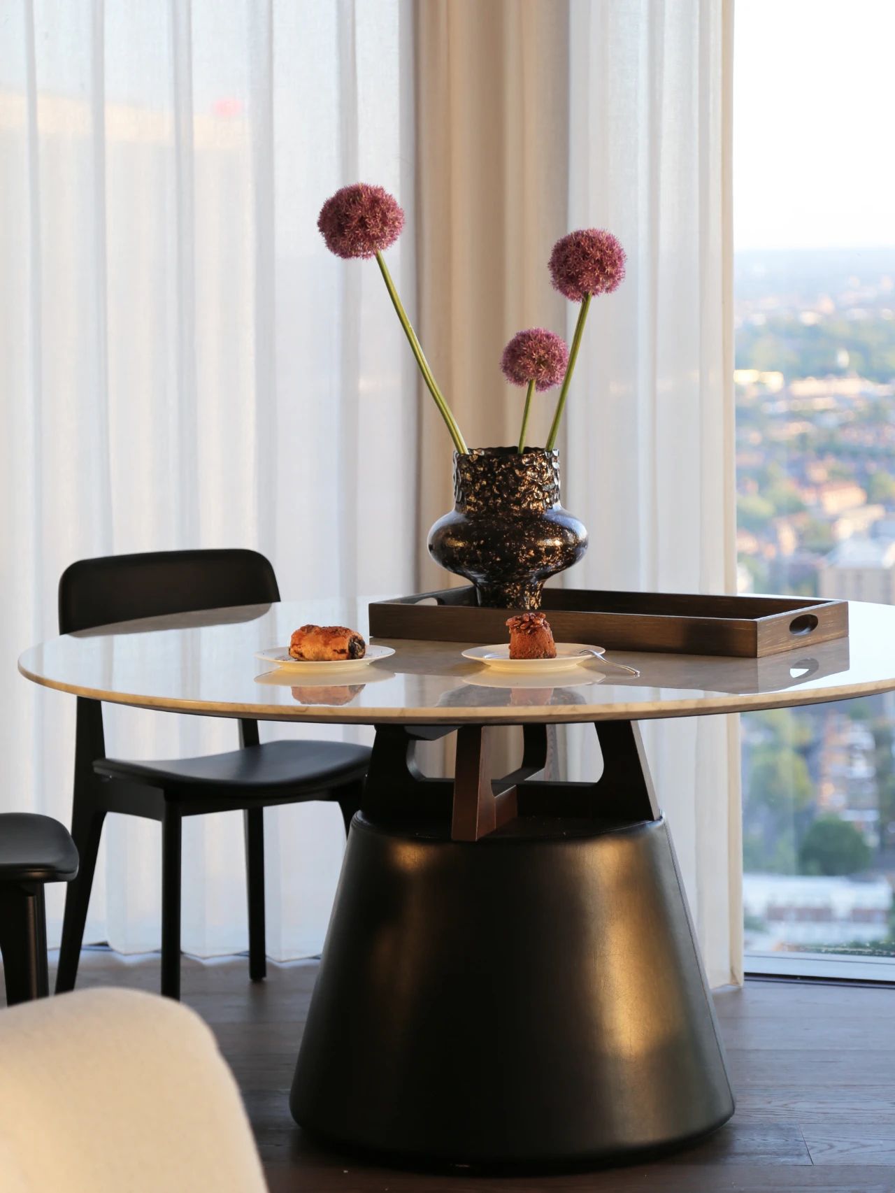 设计在旅途，伦敦River Thames白色公寓丨英国丨懒猫创意空间-49