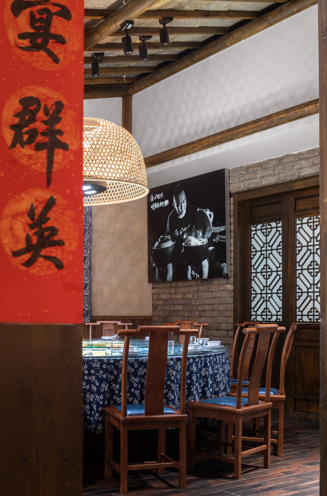 浓郁的乡村民俗风格餐厅丨中国十堰丨罗涵-1