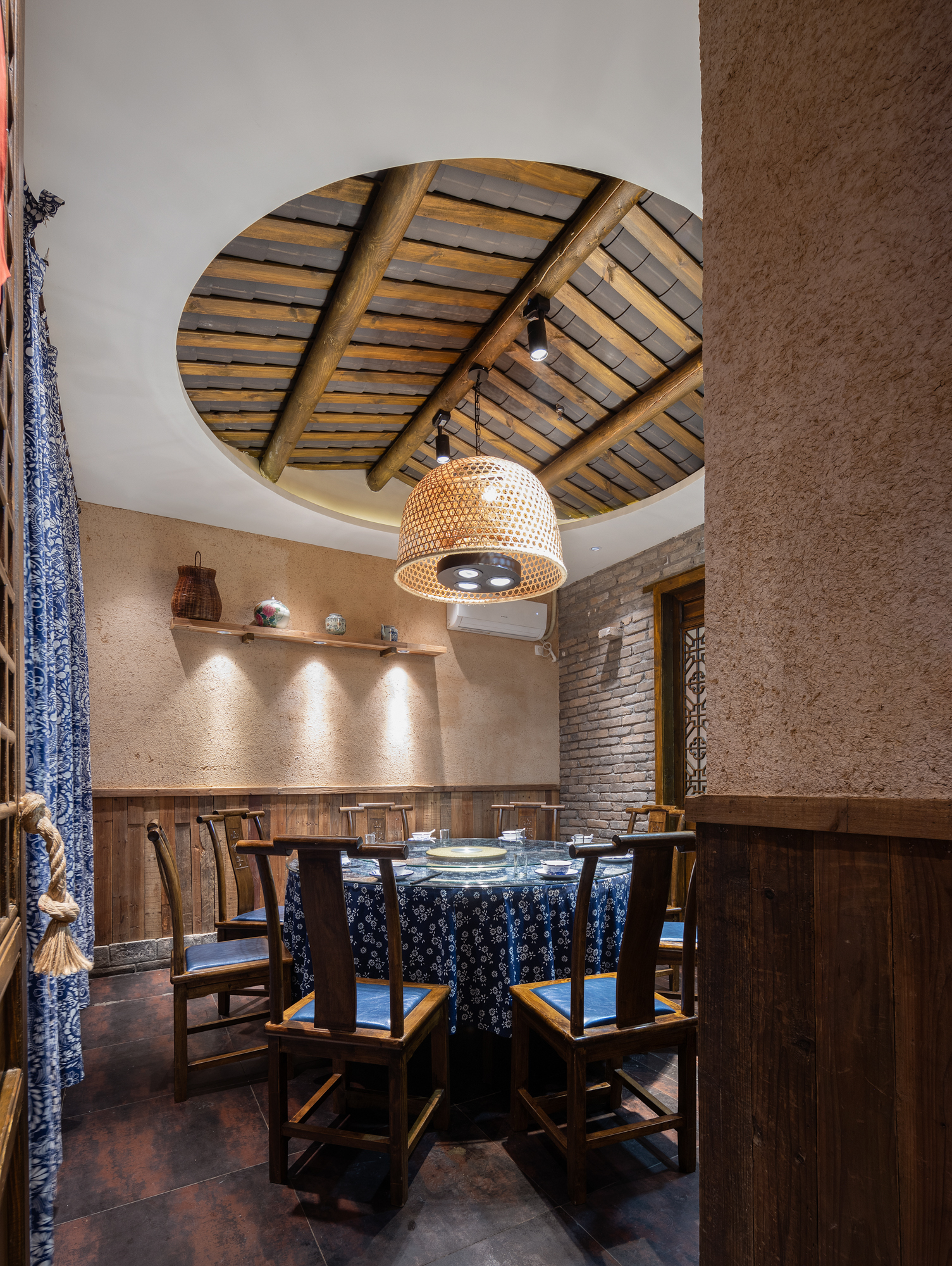 浓郁的乡村民俗风格餐厅丨中国十堰丨罗涵-10