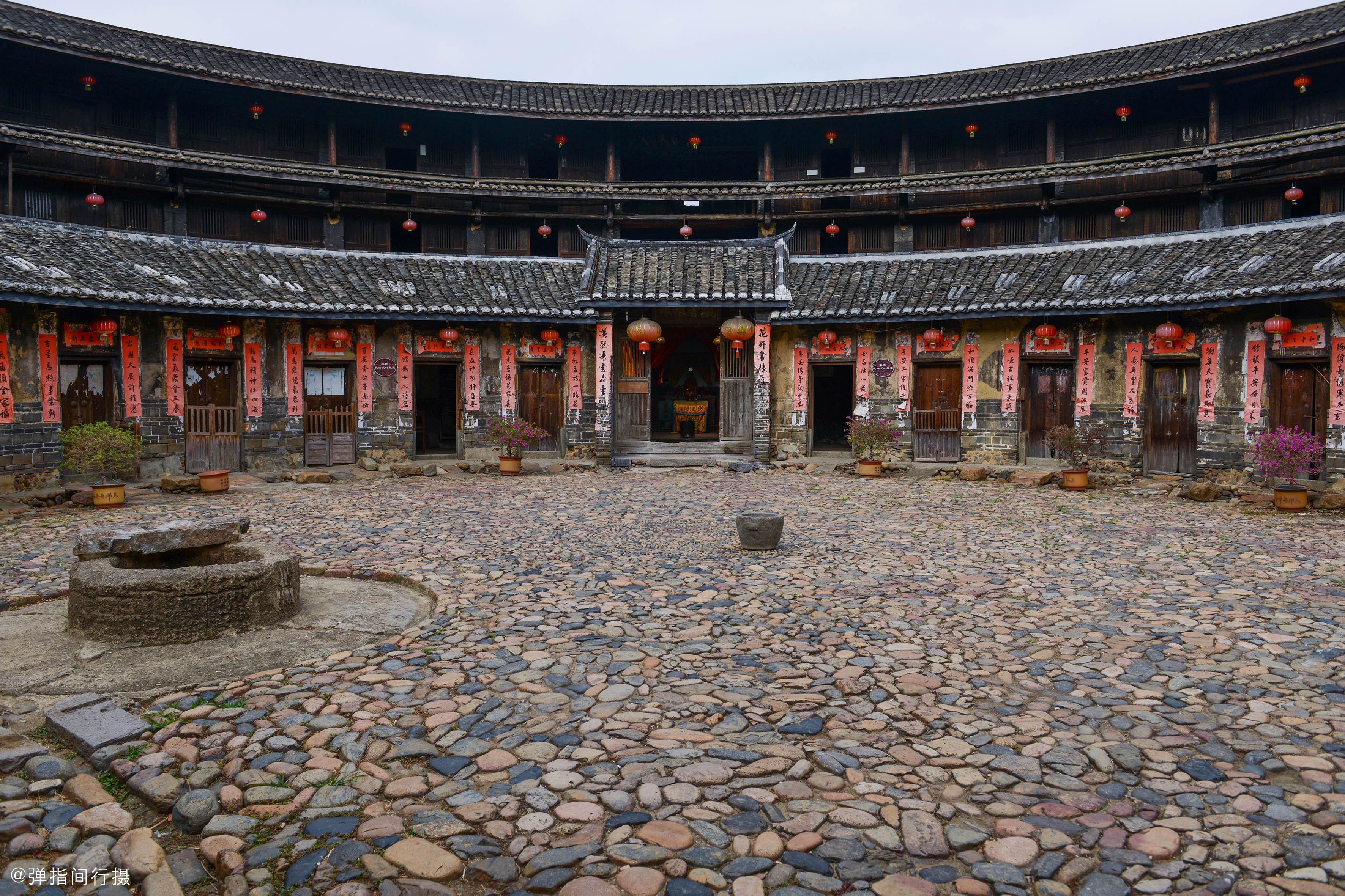 花萼楼，一座藏于深山400年的客家古围龙屋 丨中国龙岩丨kejiatulou-1