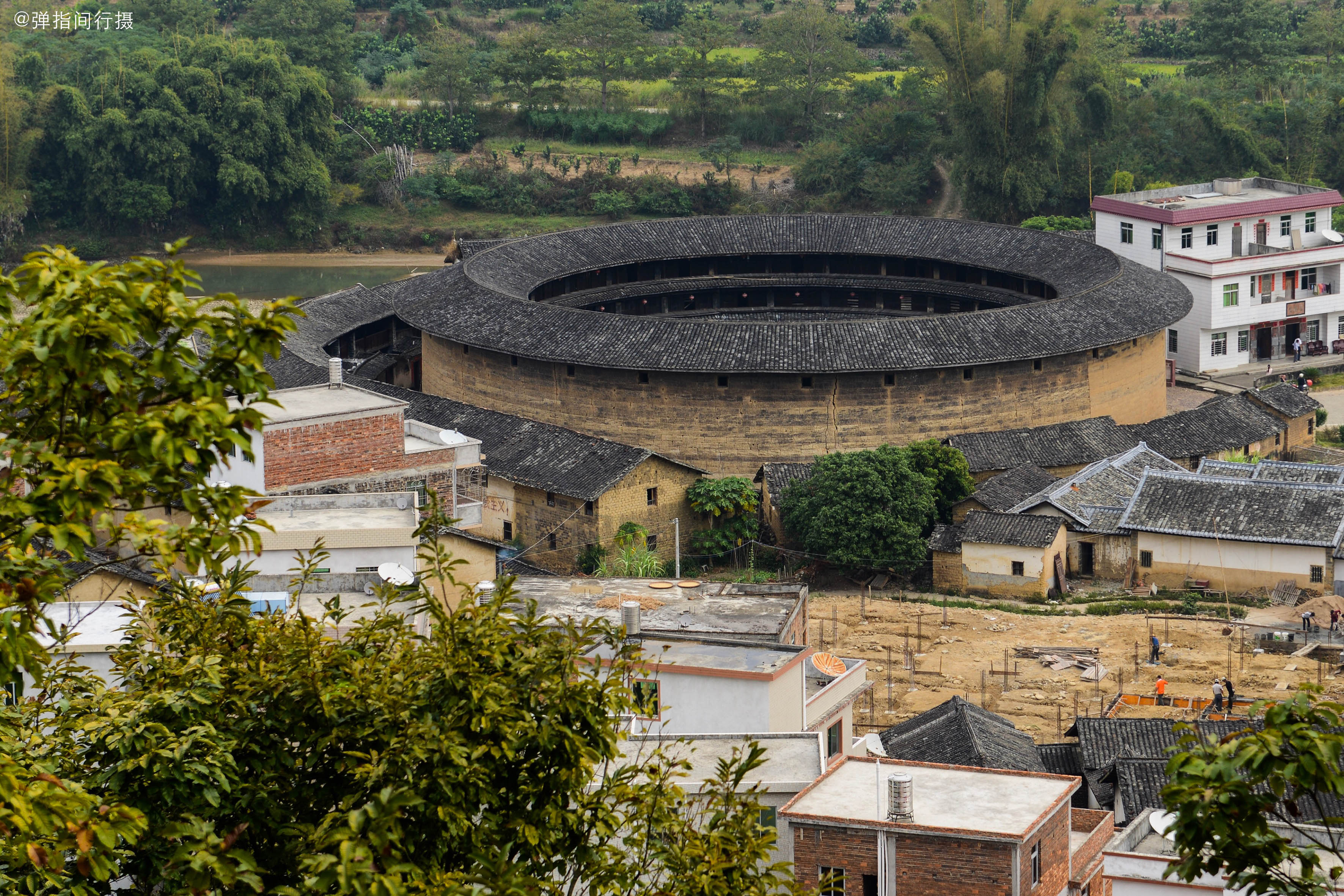 花萼楼，一座藏于深山400年的客家古围龙屋 丨中国龙岩丨kejiatulou-9