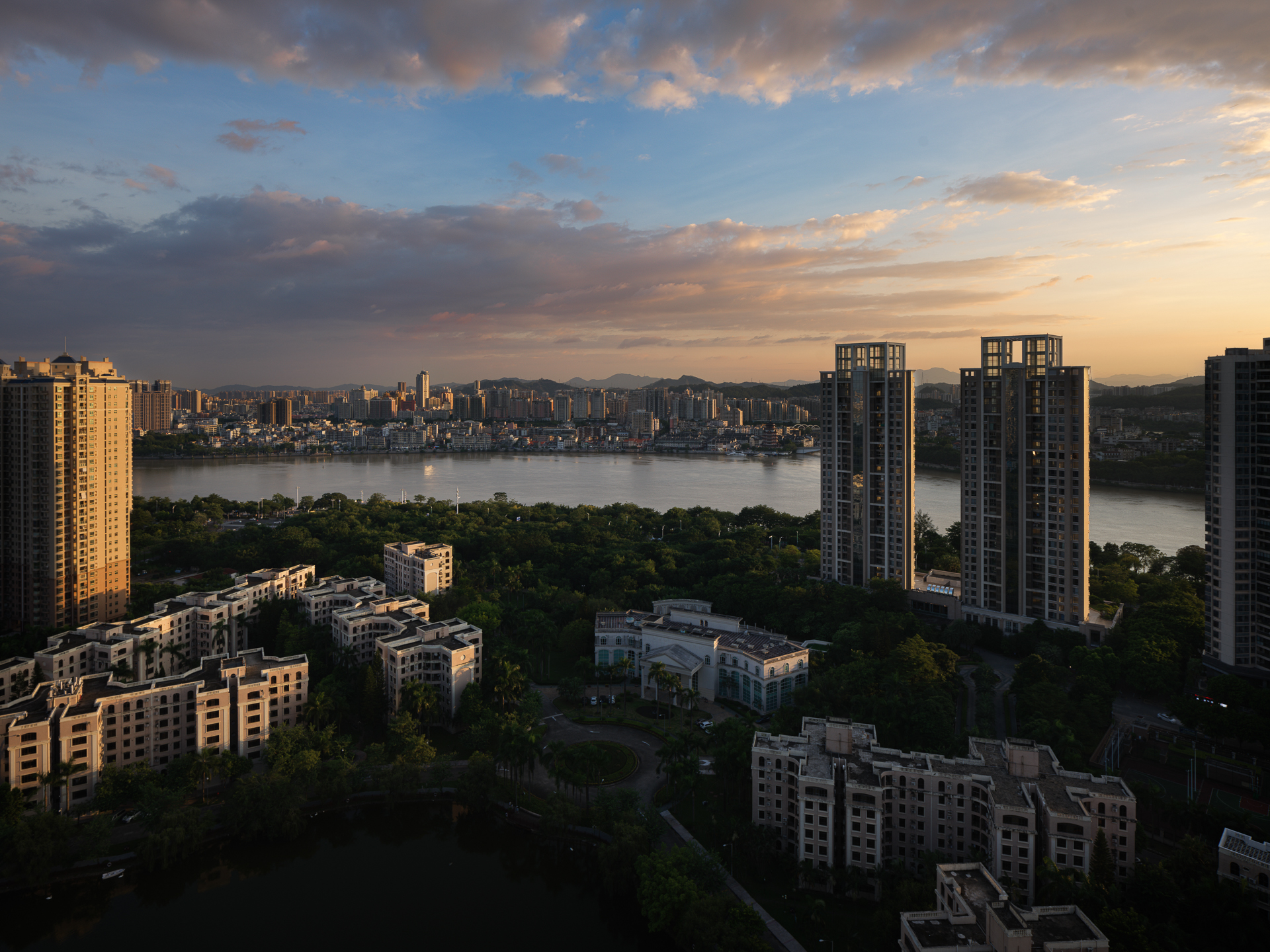 四口之家的280m²顶层江景复式 理想生活之城市花园江景顶复丨中国惠州丨LICO力高设计 钟良胜-37