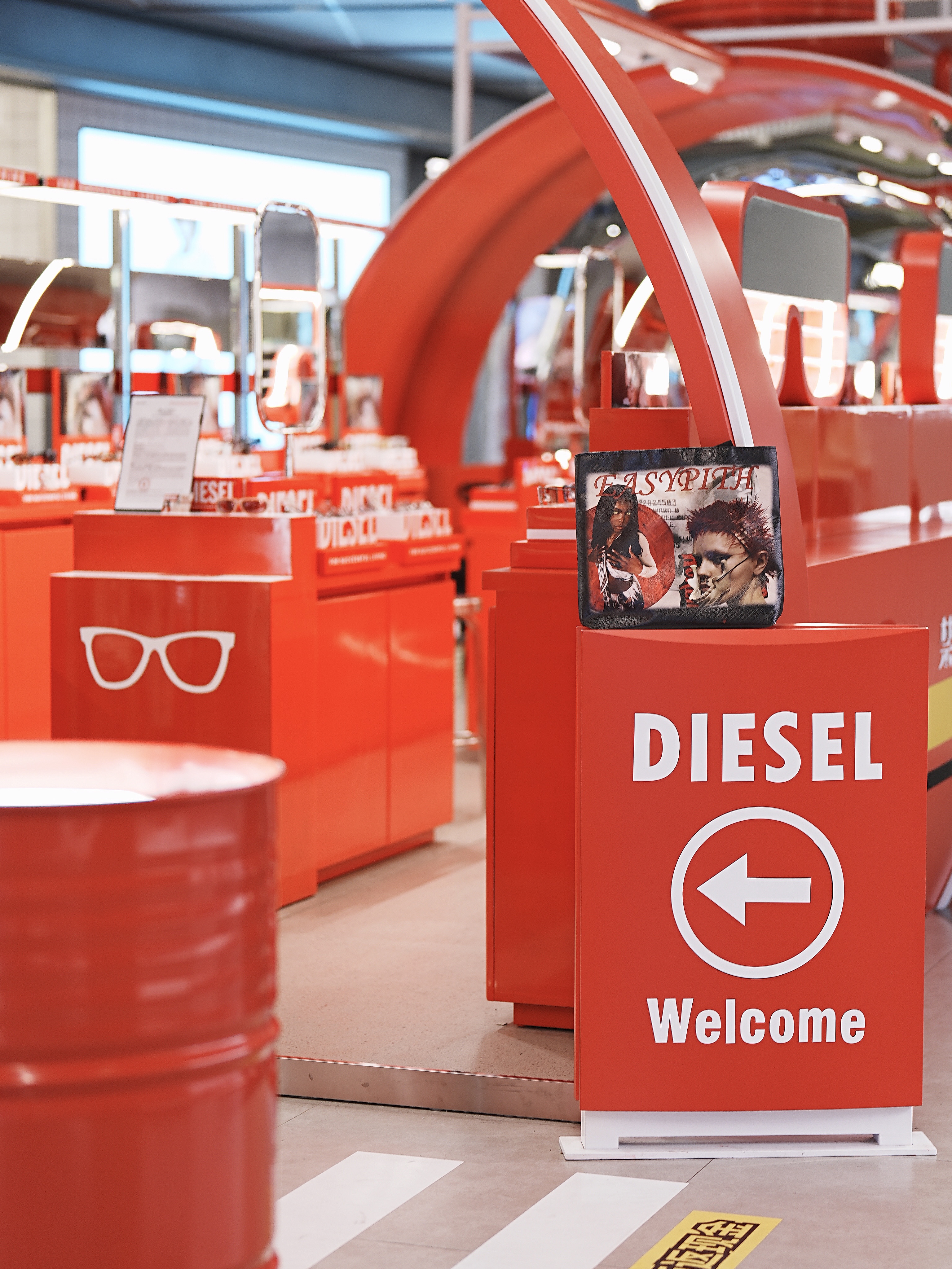 DIESEL快闪店丨中国成都丨成都金魔方装饰-6