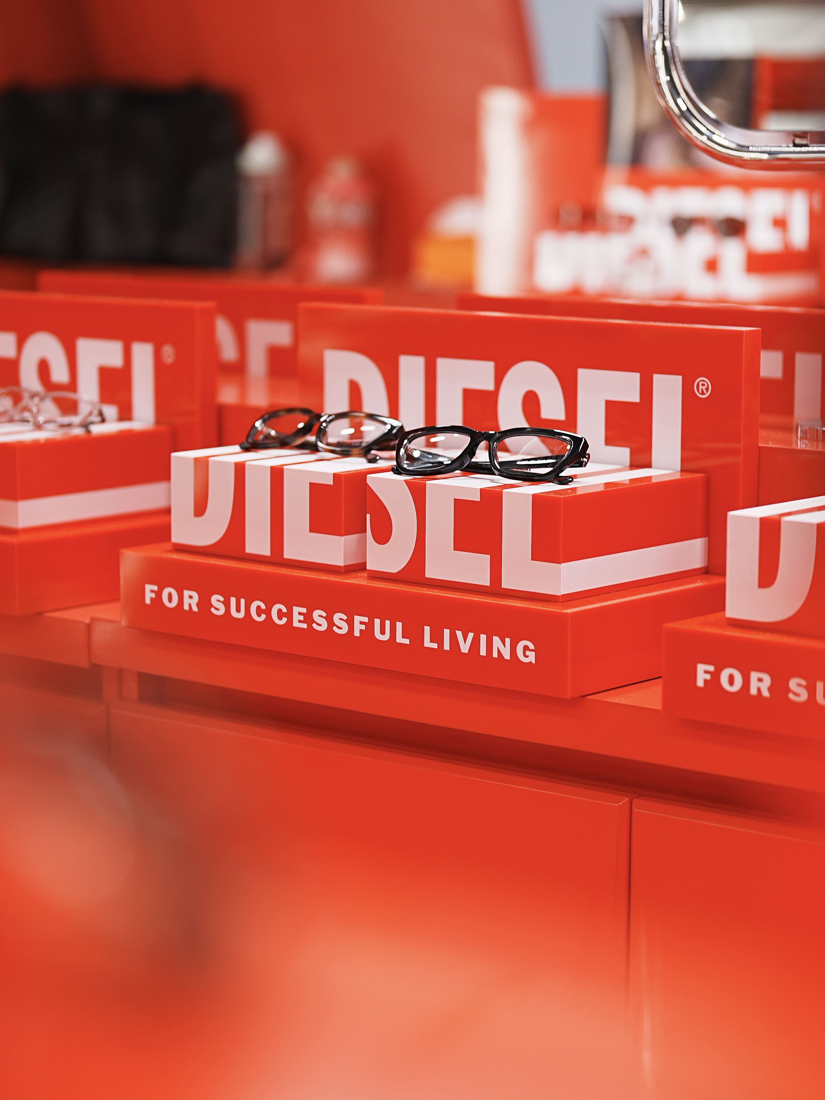 DIESEL快闪店丨中国成都丨成都金魔方装饰-8