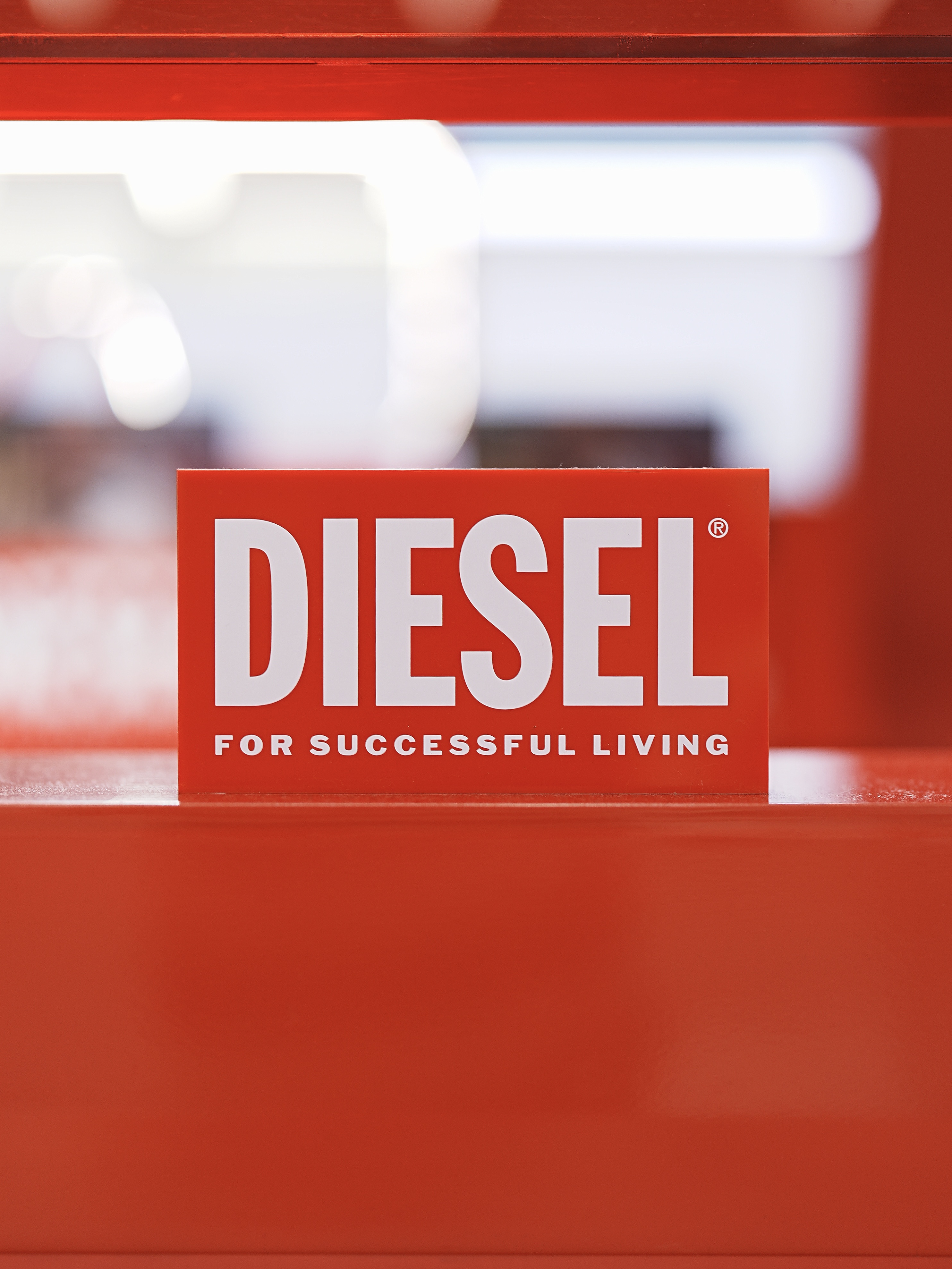 DIESEL快闪店丨中国成都丨成都金魔方装饰-21