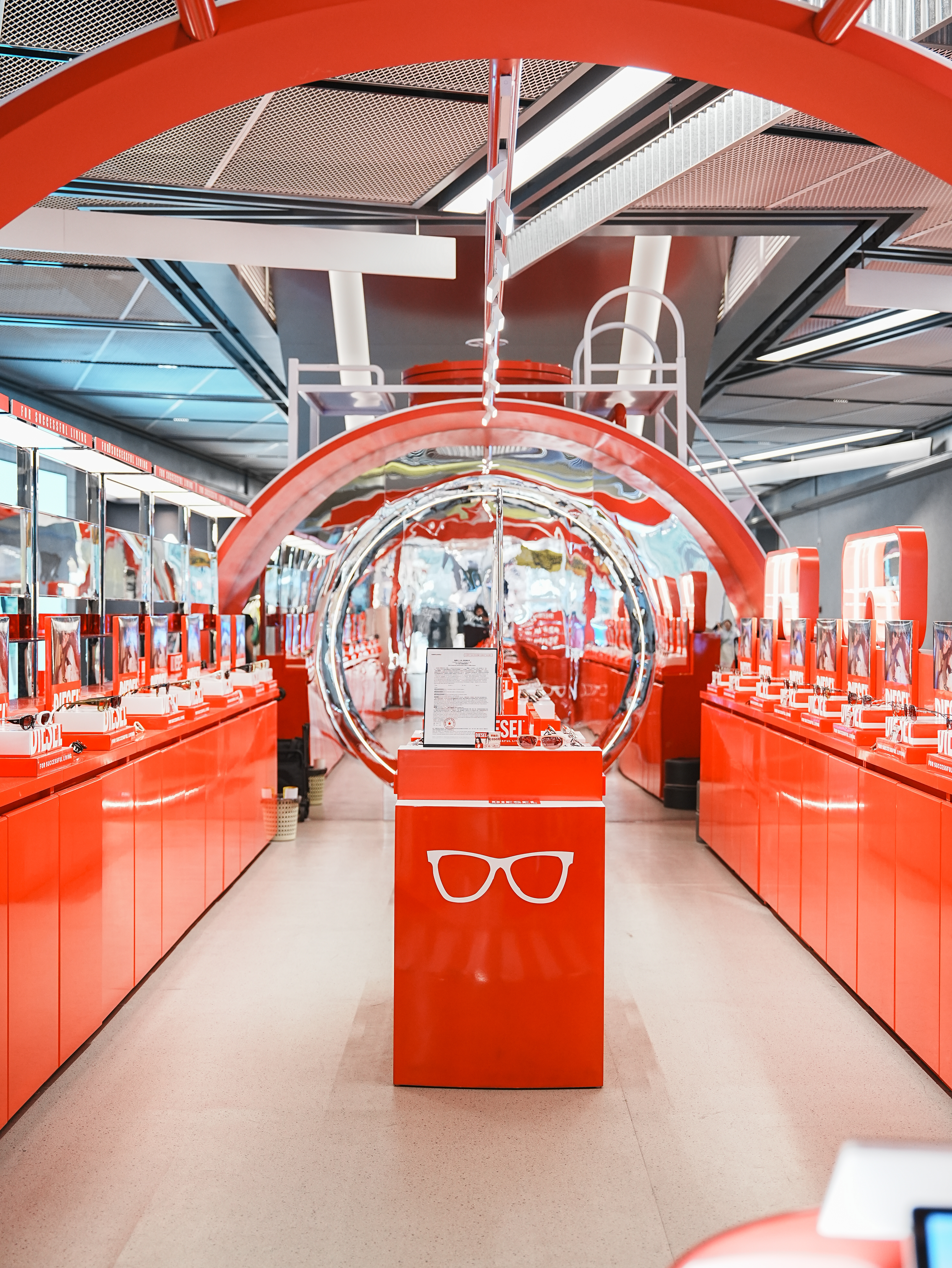 DIESEL快闪店丨中国成都丨成都金魔方装饰-14