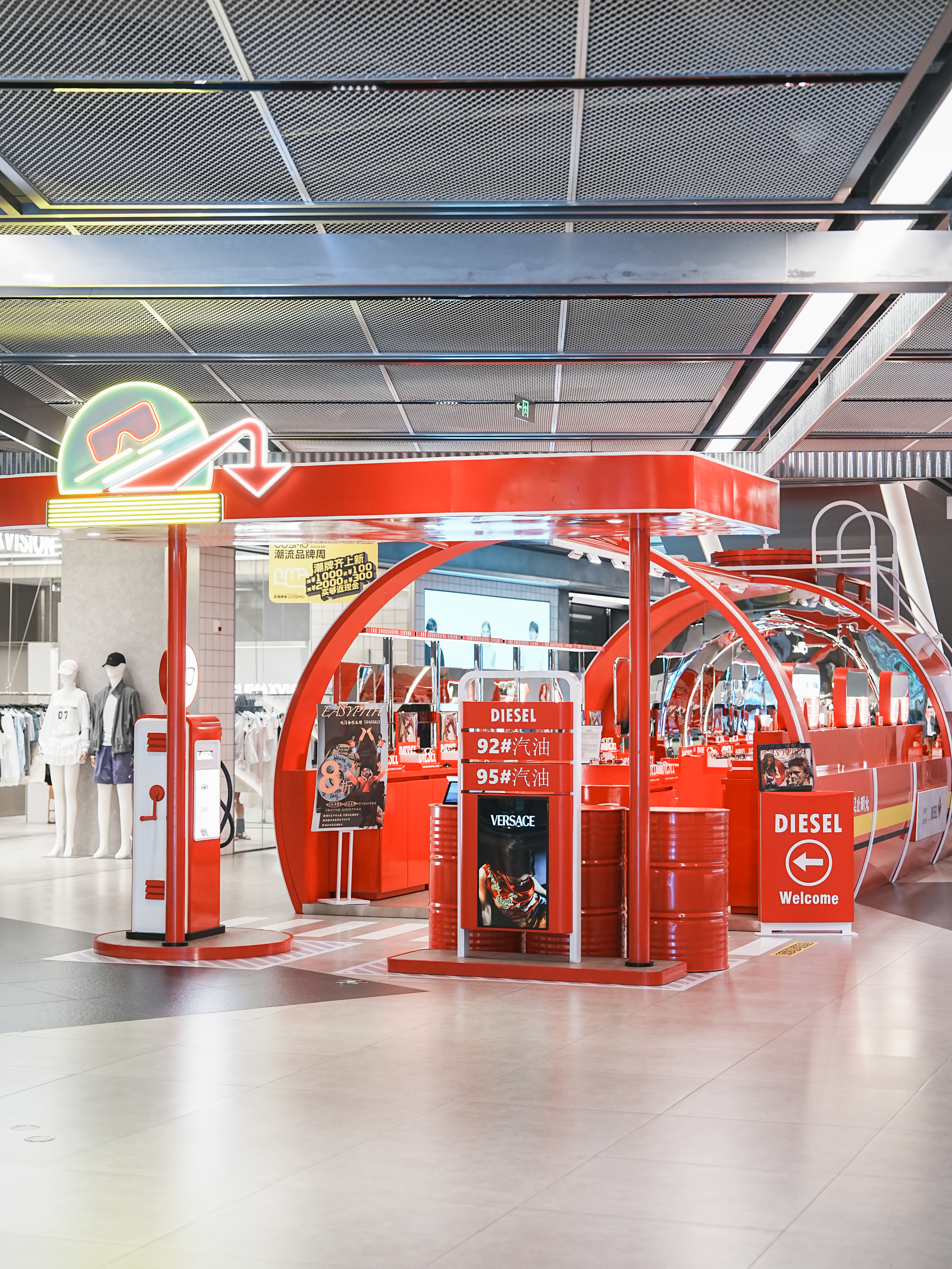 DIESEL快闪店丨中国成都丨成都金魔方装饰-13