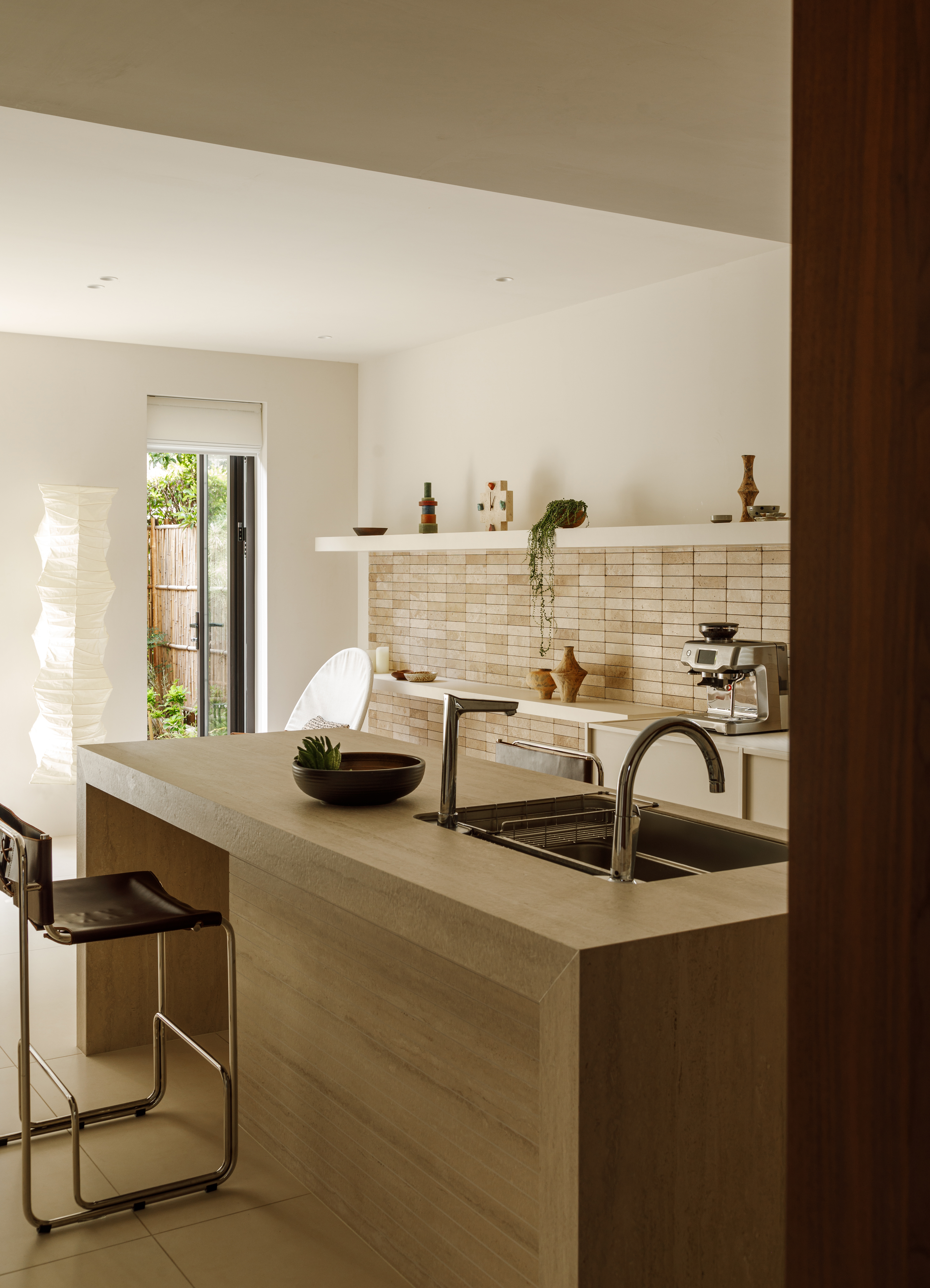 以景入内,以自由引导空间,盈满灵动与诗意丨中国上海丨赫设计-12