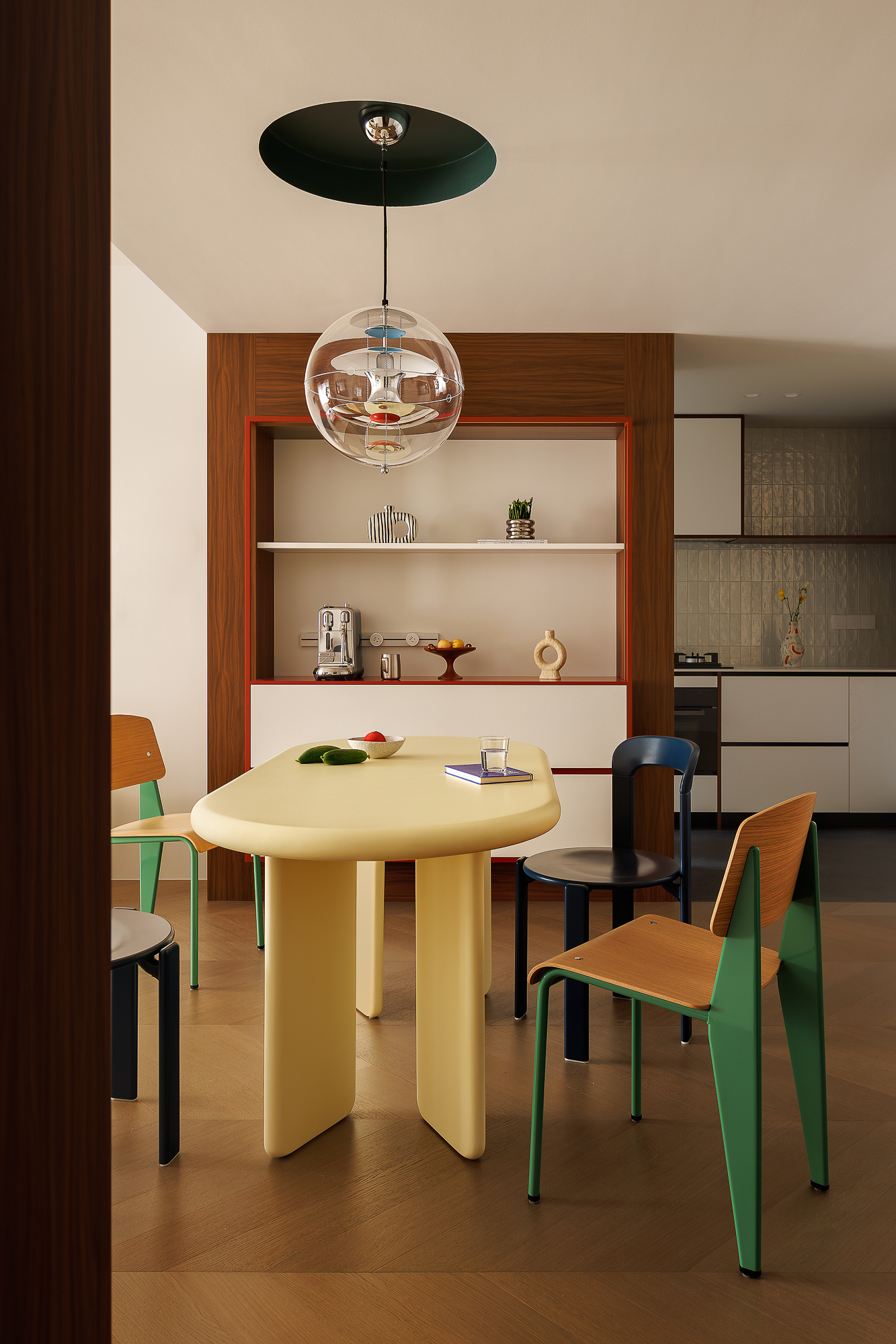 简白画幕上的明媚着色,打翻了调色盘的家恰丨中国上海丨HURR赫设计-19