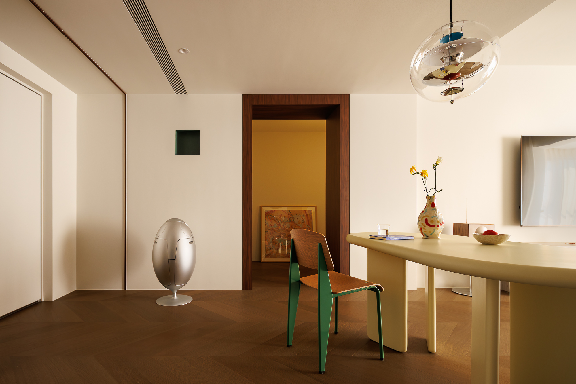 简白画幕上的明媚着色,打翻了调色盘的家恰丨中国上海丨HURR赫设计-24