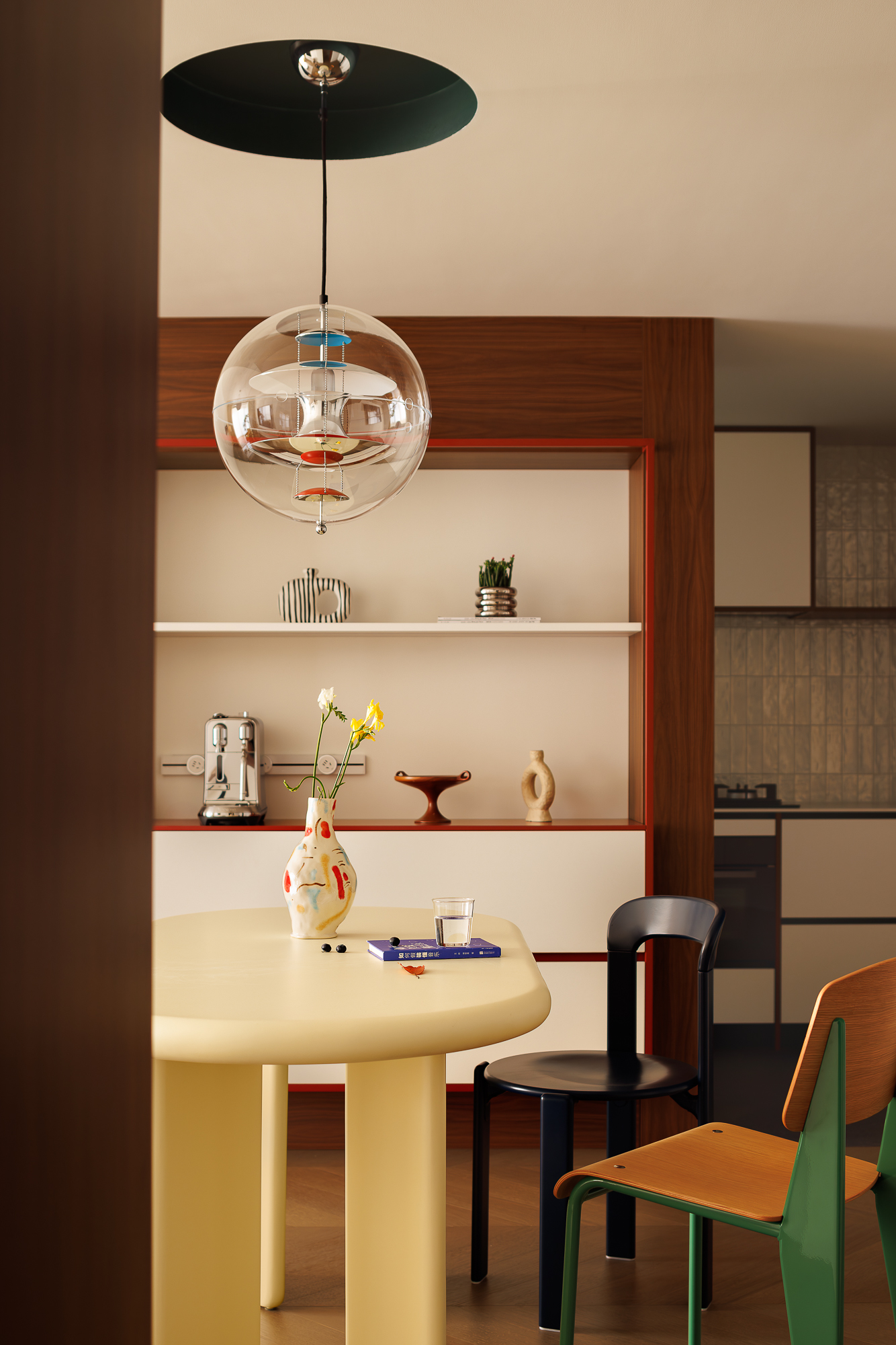 简白画幕上的明媚着色,打翻了调色盘的家恰丨中国上海丨HURR赫设计-29