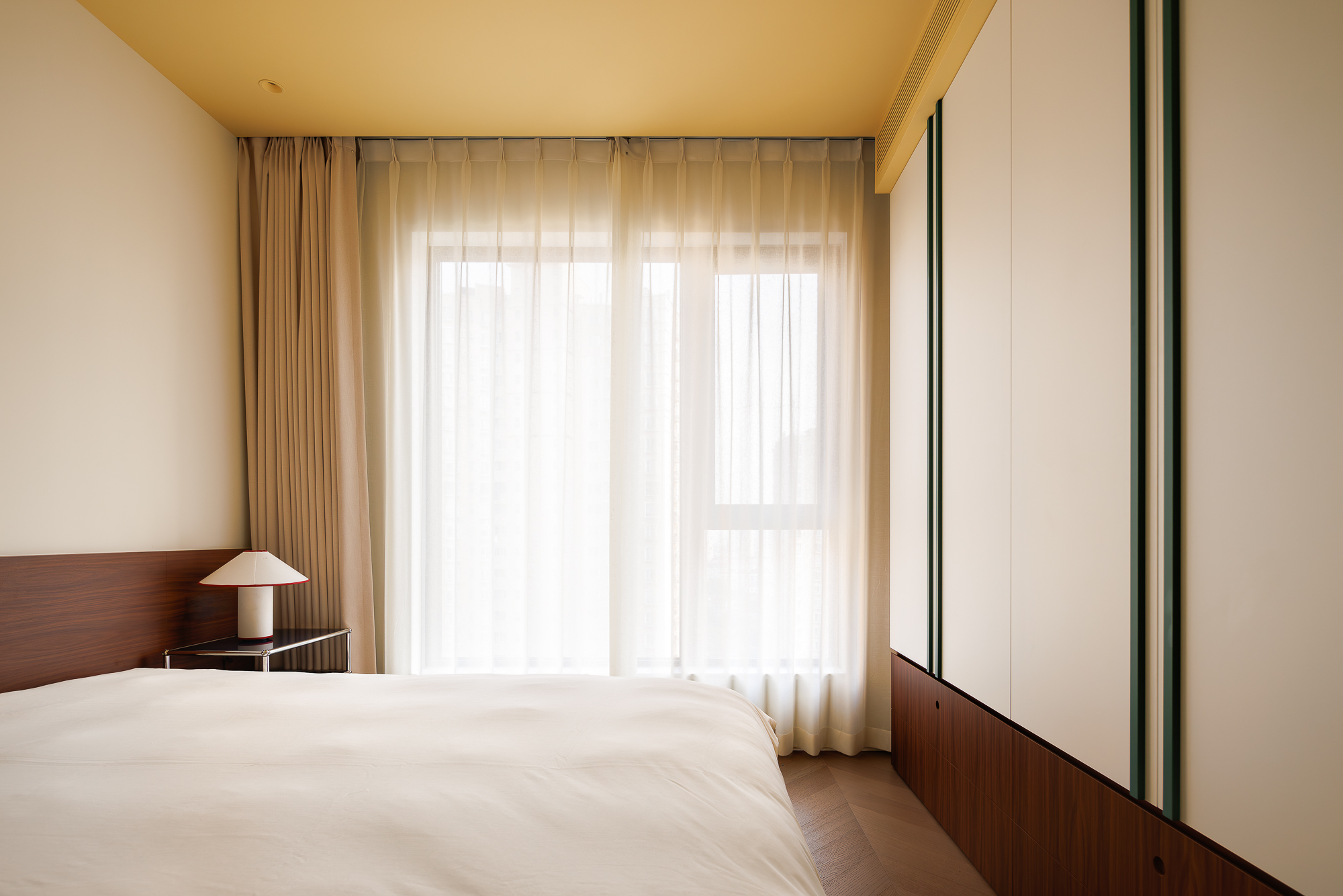 简白画幕上的明媚着色,打翻了调色盘的家恰丨中国上海丨HURR赫设计-35