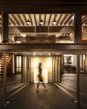 活化遗产建筑，重振 Mumbai 百年风情 - “复兴计划”家具店