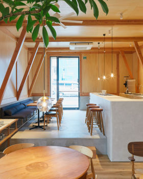 Tenhachi Architect & Interior Design丨咖啡店丨IDUMI Cafe + Residence