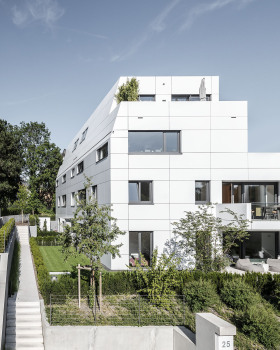 德国 Stuttgart 的现代绿色公寓