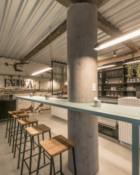 Factory Restaurant 的工业风设计