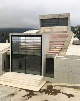 历史底蕴中的新建教堂