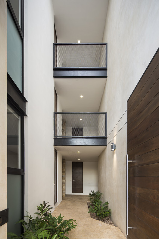 萨尔瓦多 150 号 | 混凝土与本土特色的共生住宅-19