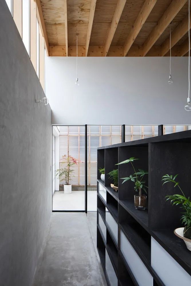 车库露台 · 独特半户外设计丨勾勾手设计网-24