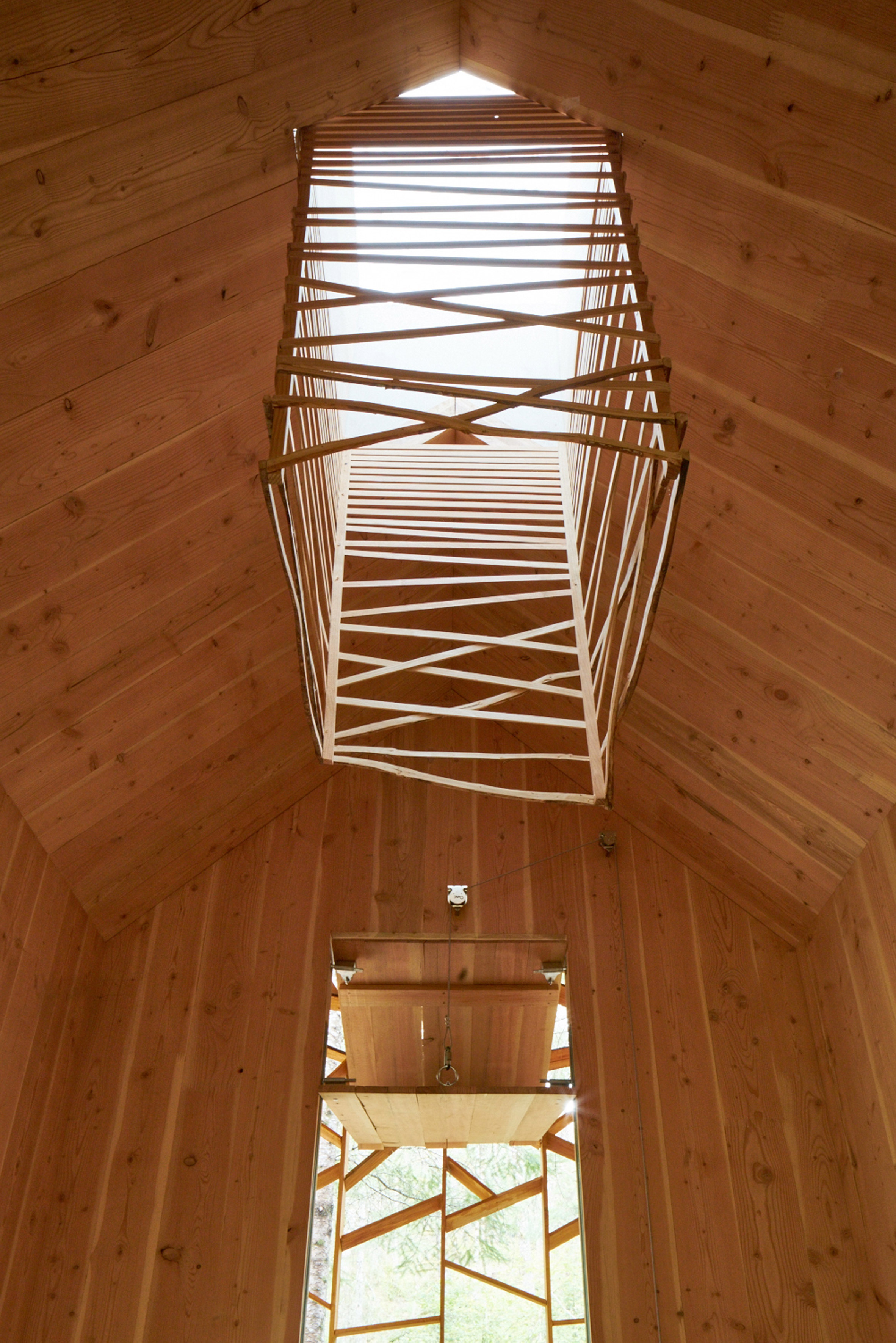 Architecture students use cross-laminated timber to build tiny classroom-9
