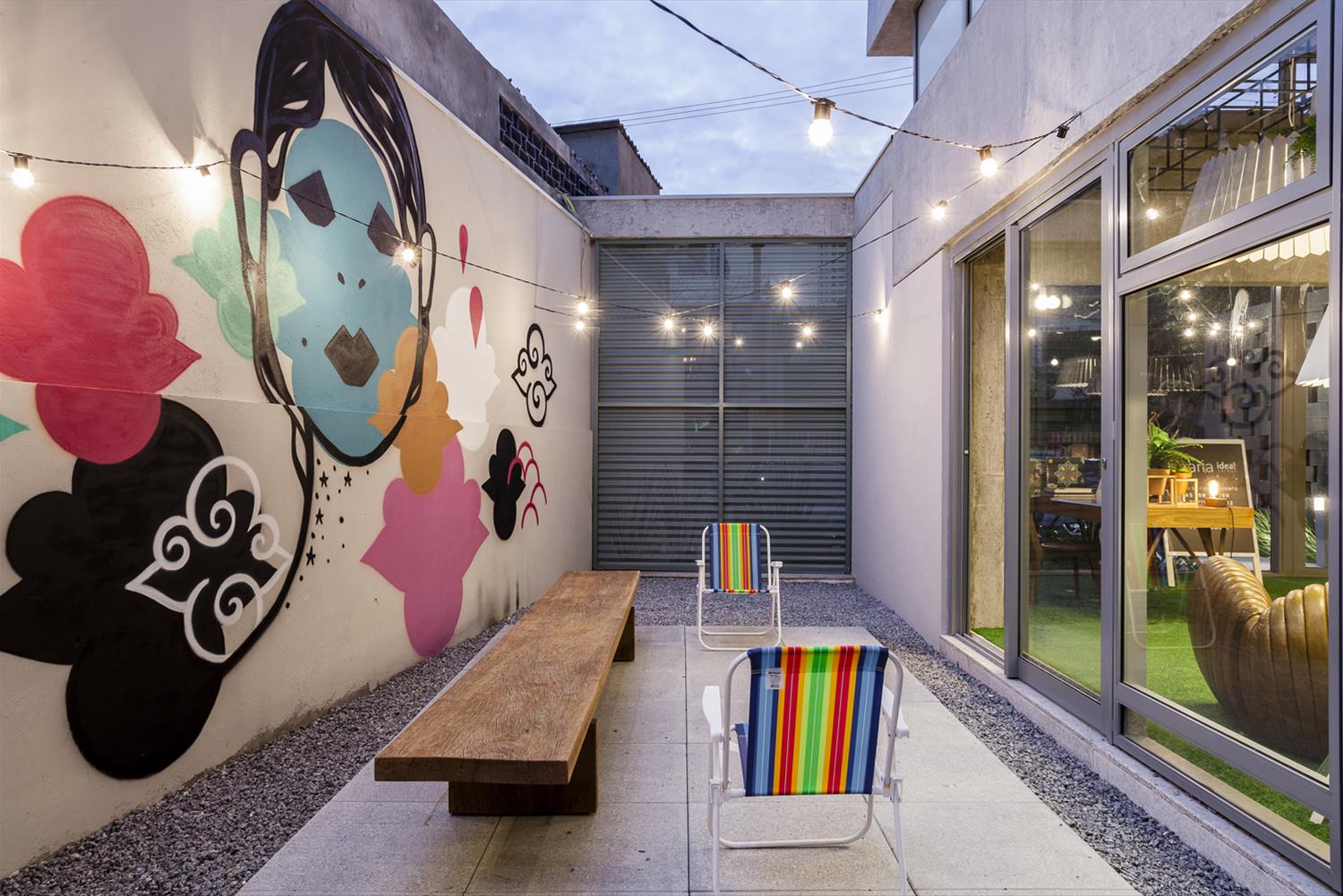 巴西 Idea!Zarvos 临时图书馆 | 钢铁书海中的文化绿洲-12