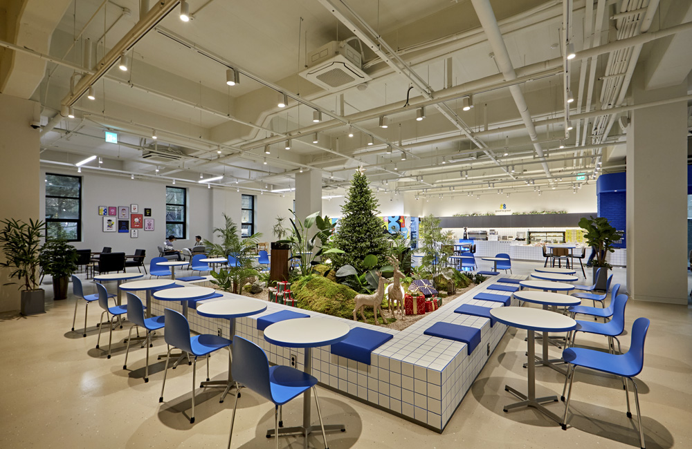 炫彩 GG 咖啡厅 | 视觉冲击与空间利用的完美结合-12