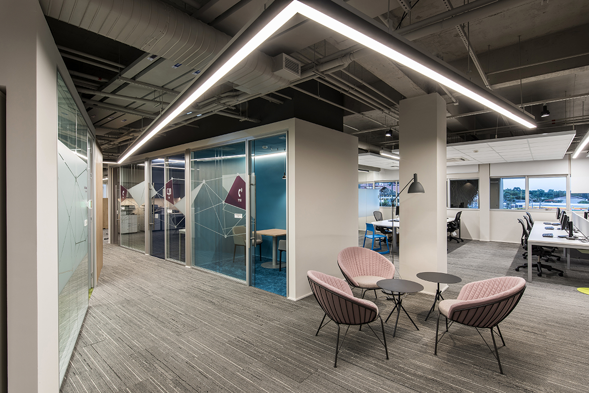 巴西 AstraZeneca 总部办公室照明设计-11