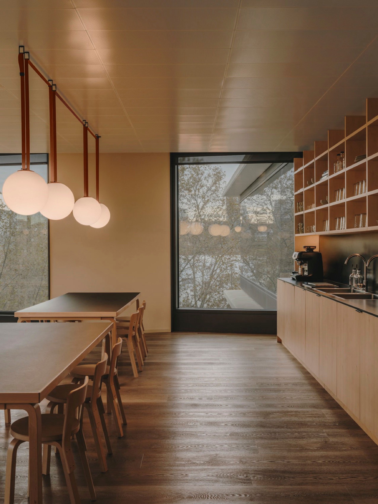 Sauvage TV办公室丨西班牙巴塞罗那-9