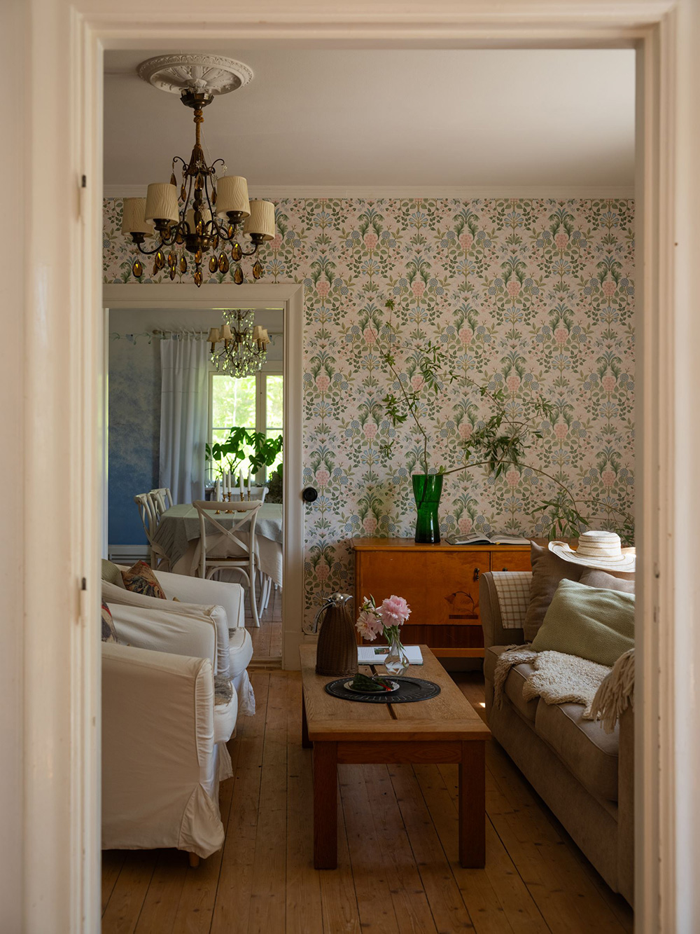 瑞典老村校改造的大型明亮别墅-23