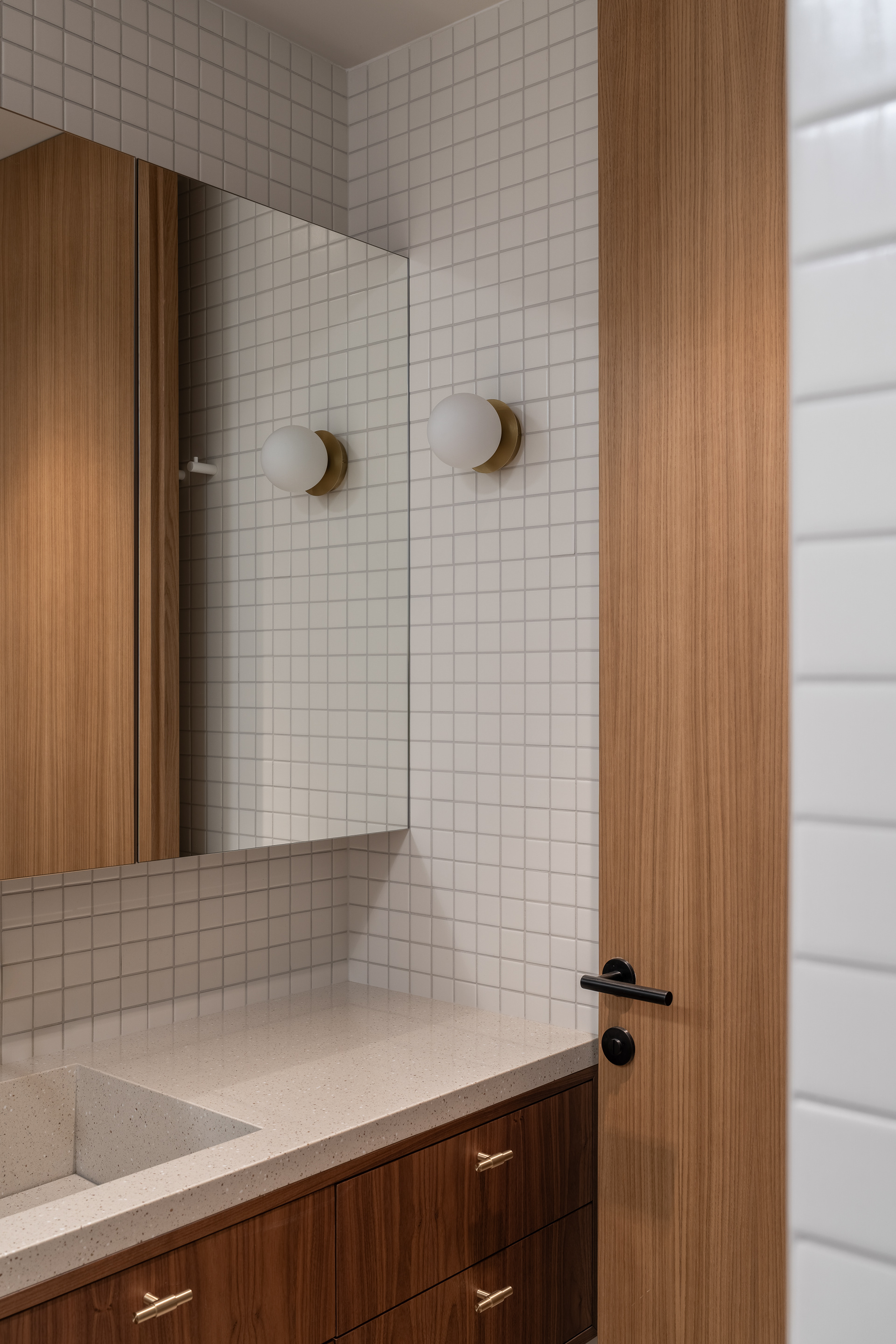 VSLKVSKA | A two-story apartment design-61