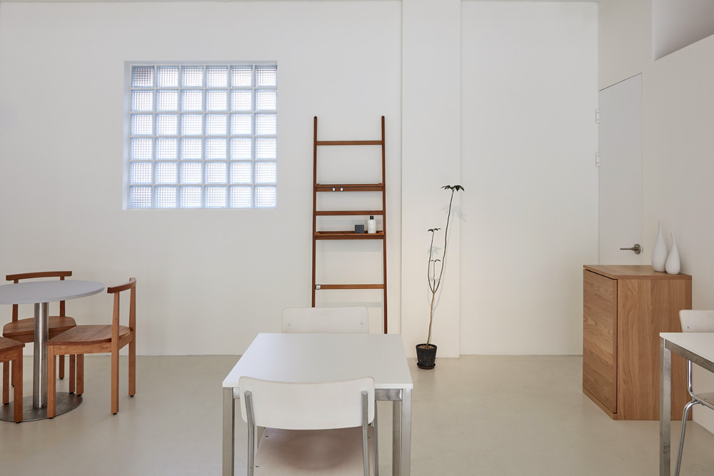 20 平米极简咖啡厅，打造城市小清新空间-6