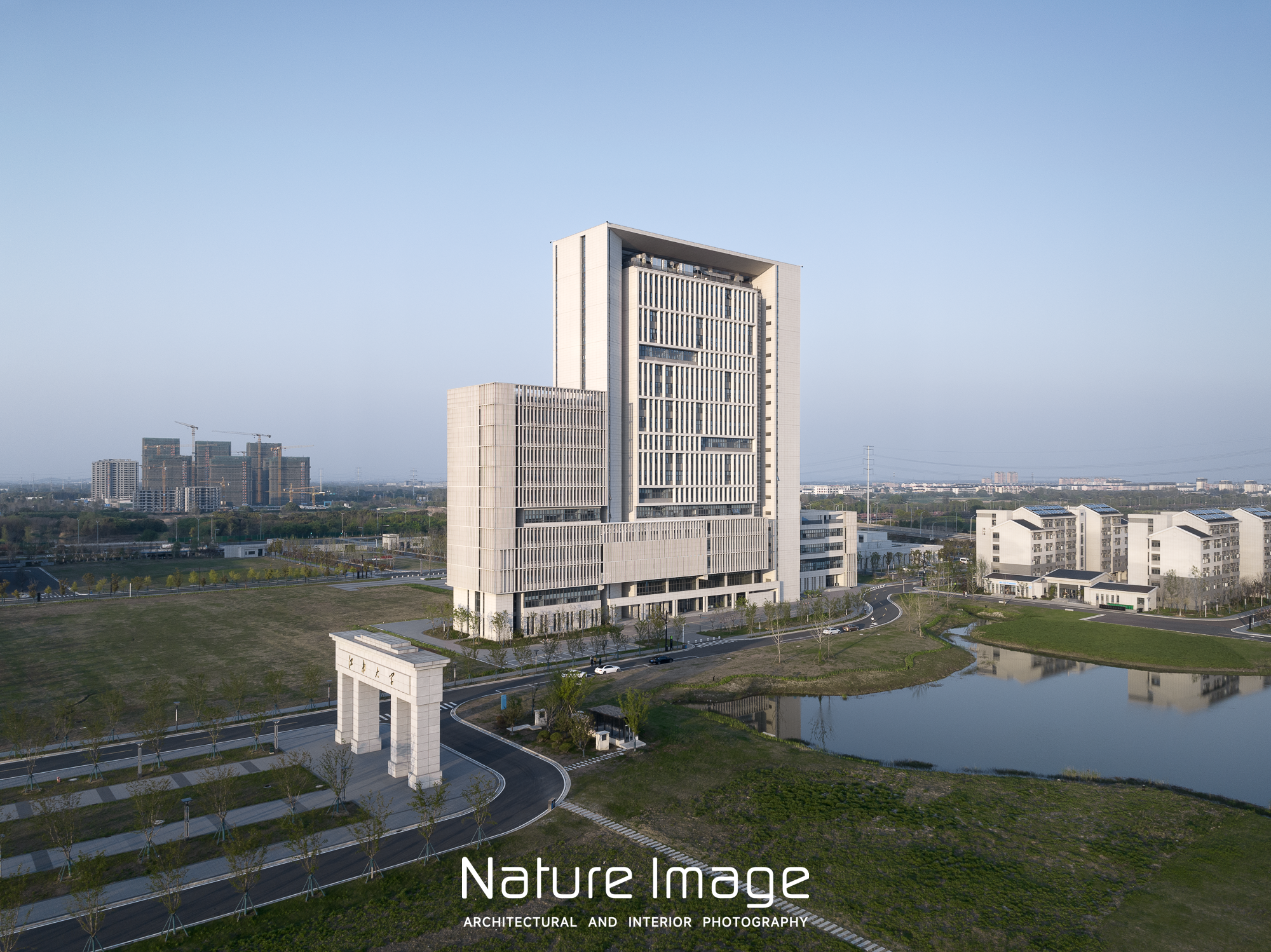 江南大学宜兴校区研究生院一号科研楼丨中国江苏丨华南理工大学建筑设计研究院-29