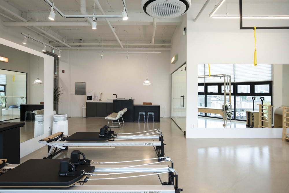 20 平米现代简约家居，SOLID 打造时尚精致空间-4