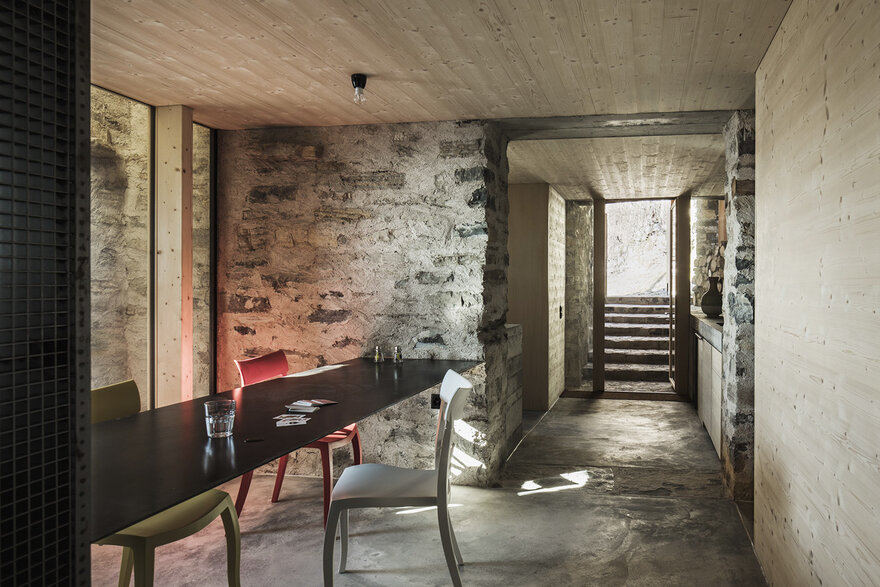 瑞士山间古宅变身为度假胜地-29