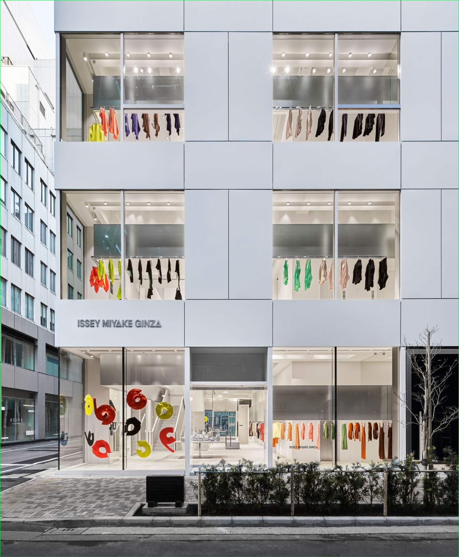 ISSEY MIYAKE GINZA 店丨日本东京丨Tokujin Yoshioka-11