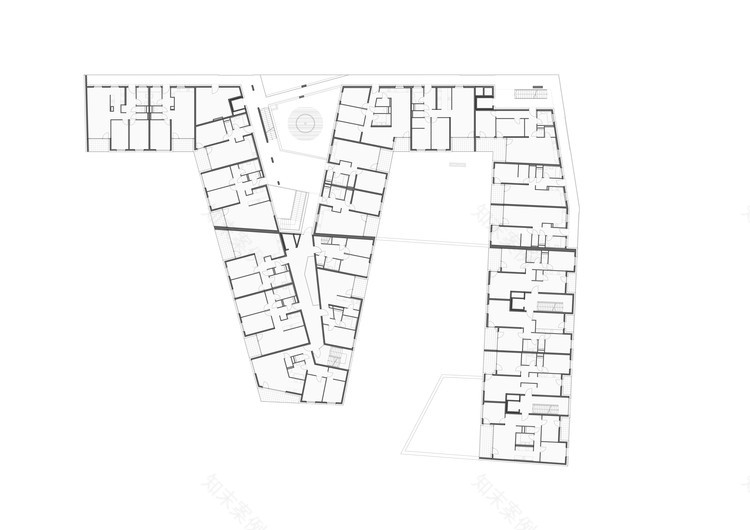 繁忙路口的“V 形庭院”公寓-31
