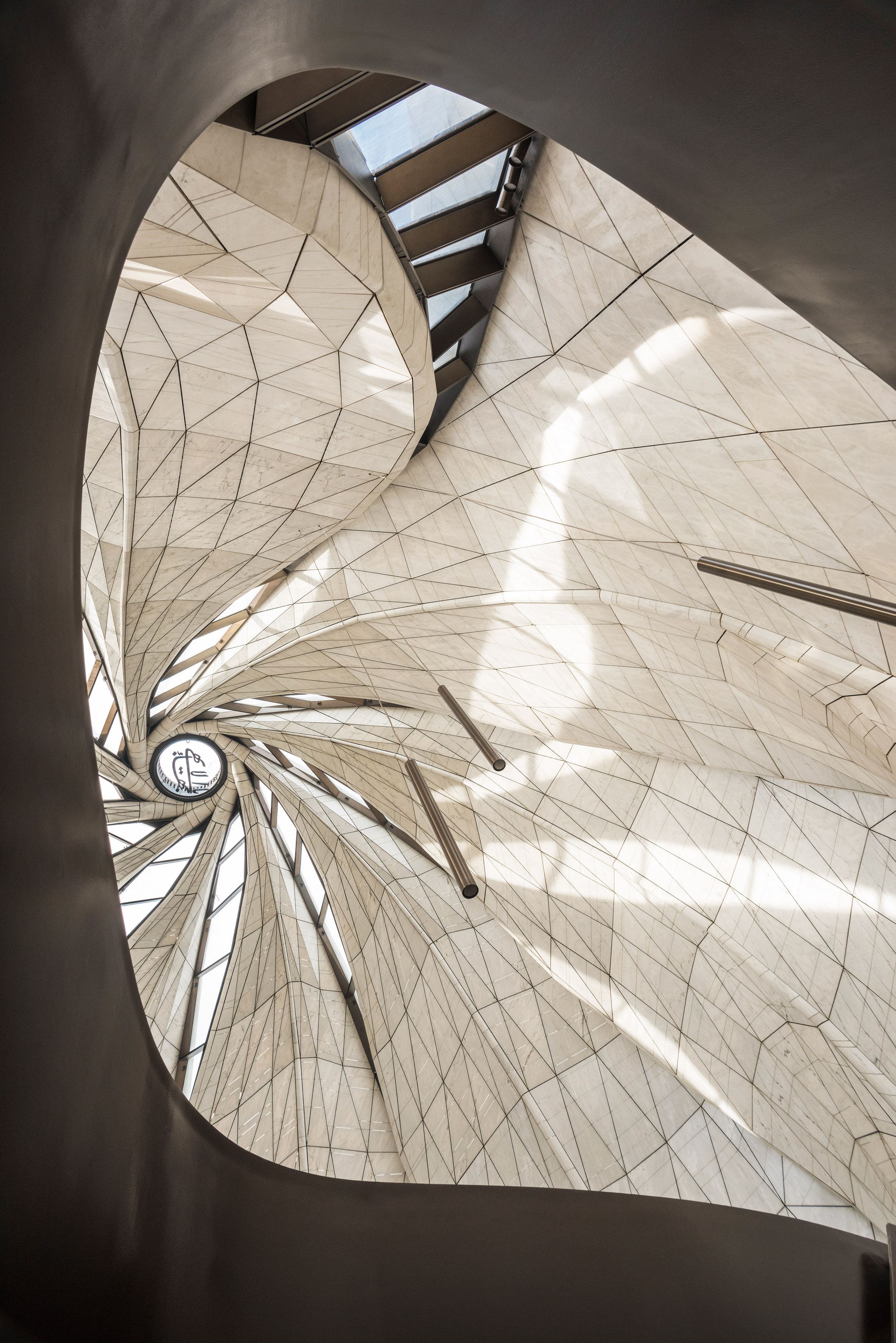 Bahá’í temple in Chile by Hariri Pontarini features torqued wings made of steel and glass-9