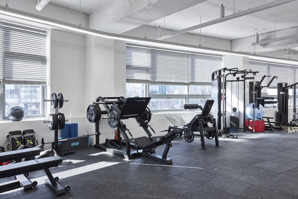 简约白调，70 平私人健身中心的精致设计-15