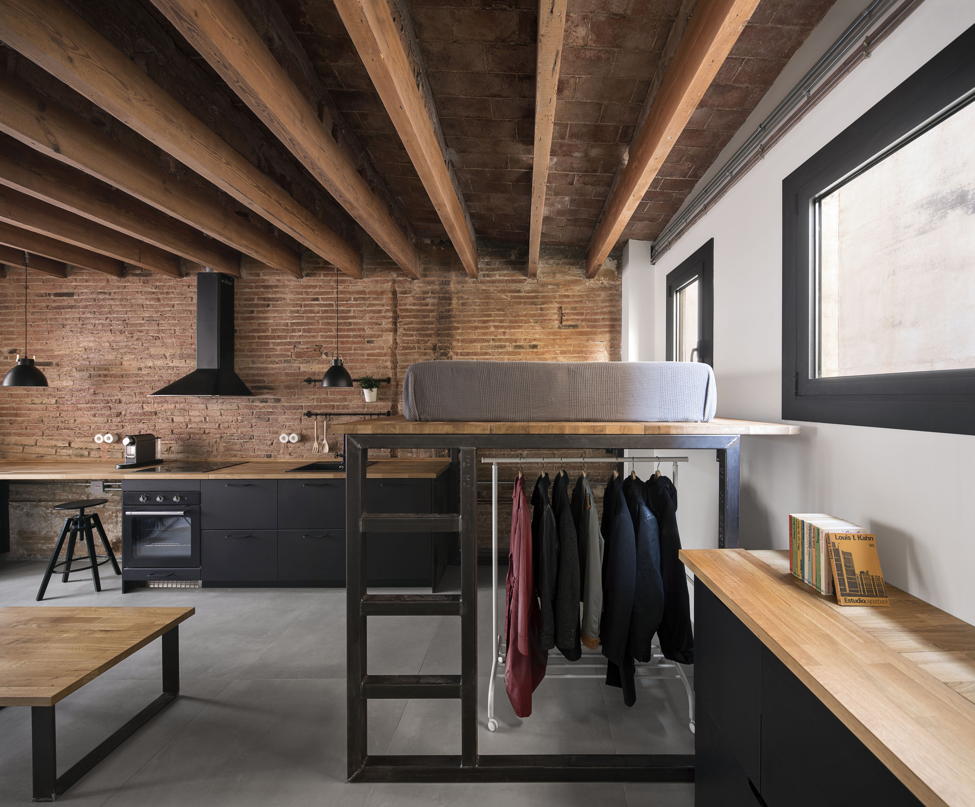 Small Attic in Gràcia  / NORA studio-13