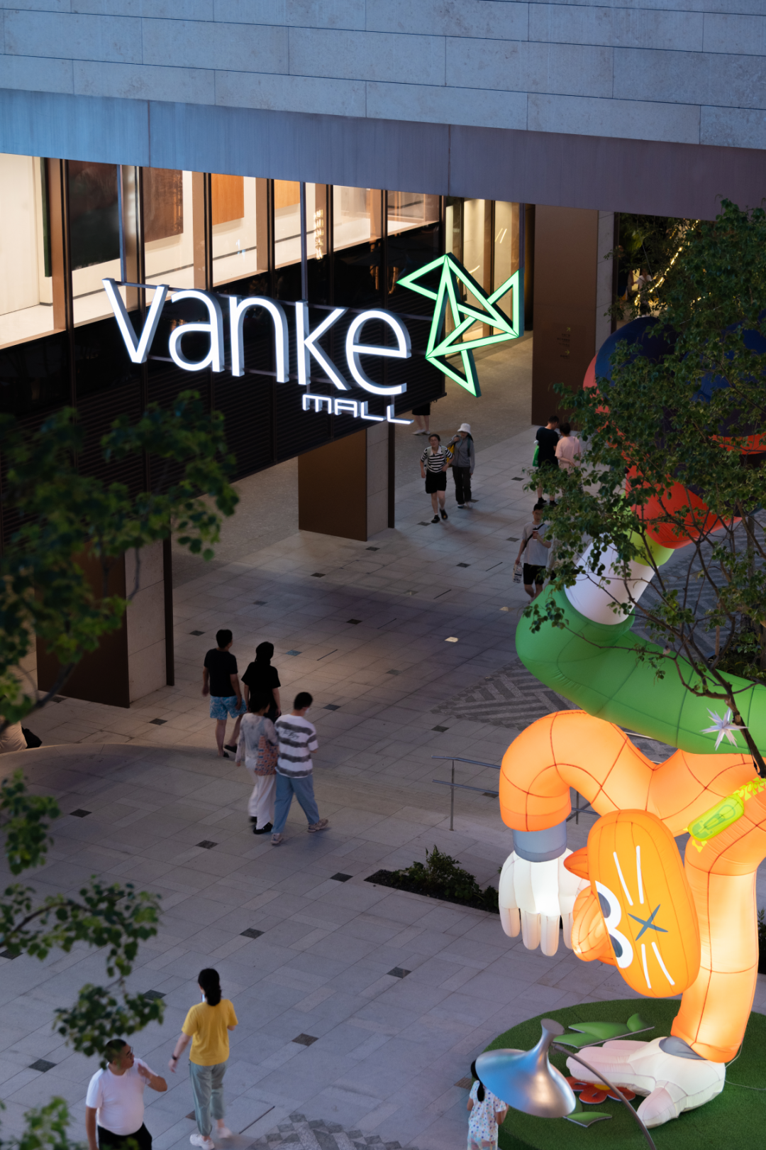 上海徐汇万科广场 | 城市地毯 自然来野丨中国上海丨上海柏熙标识有限公司-20