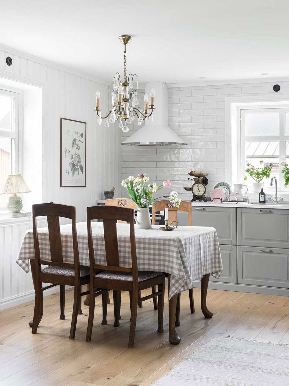 瑞典 19 世纪红墙乡村小屋的温馨设计-7