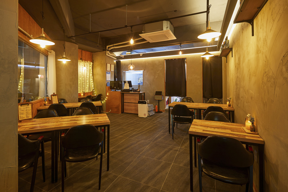 13 坪独立餐厅，打造复古温馨空间-4