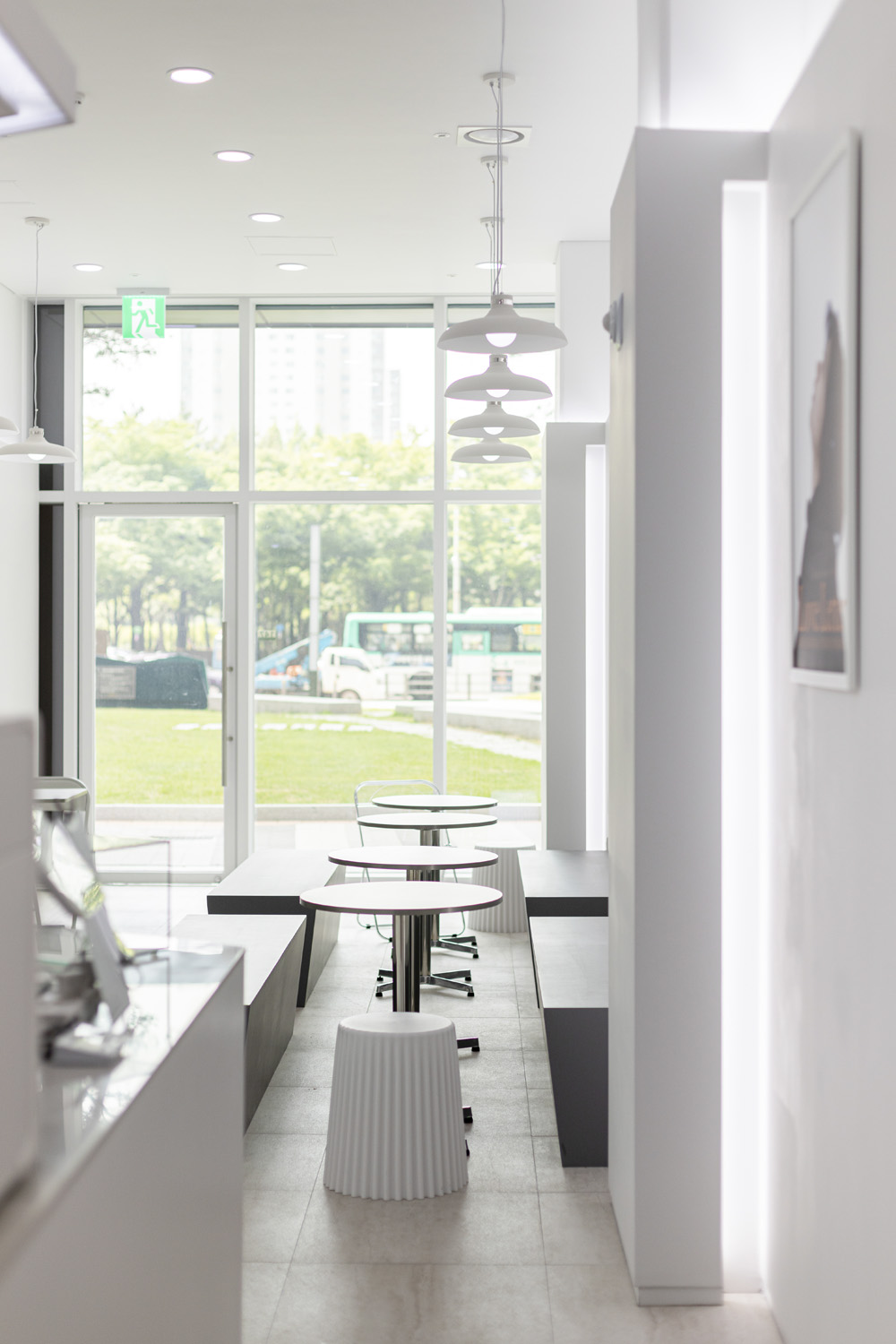 白色迷你设计，16 平咖啡厅的视觉冲击-15