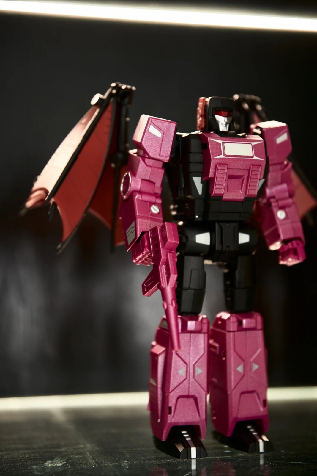 手办迷的现代简约之家 | 悬空背景展柜，红橡实木家具-47